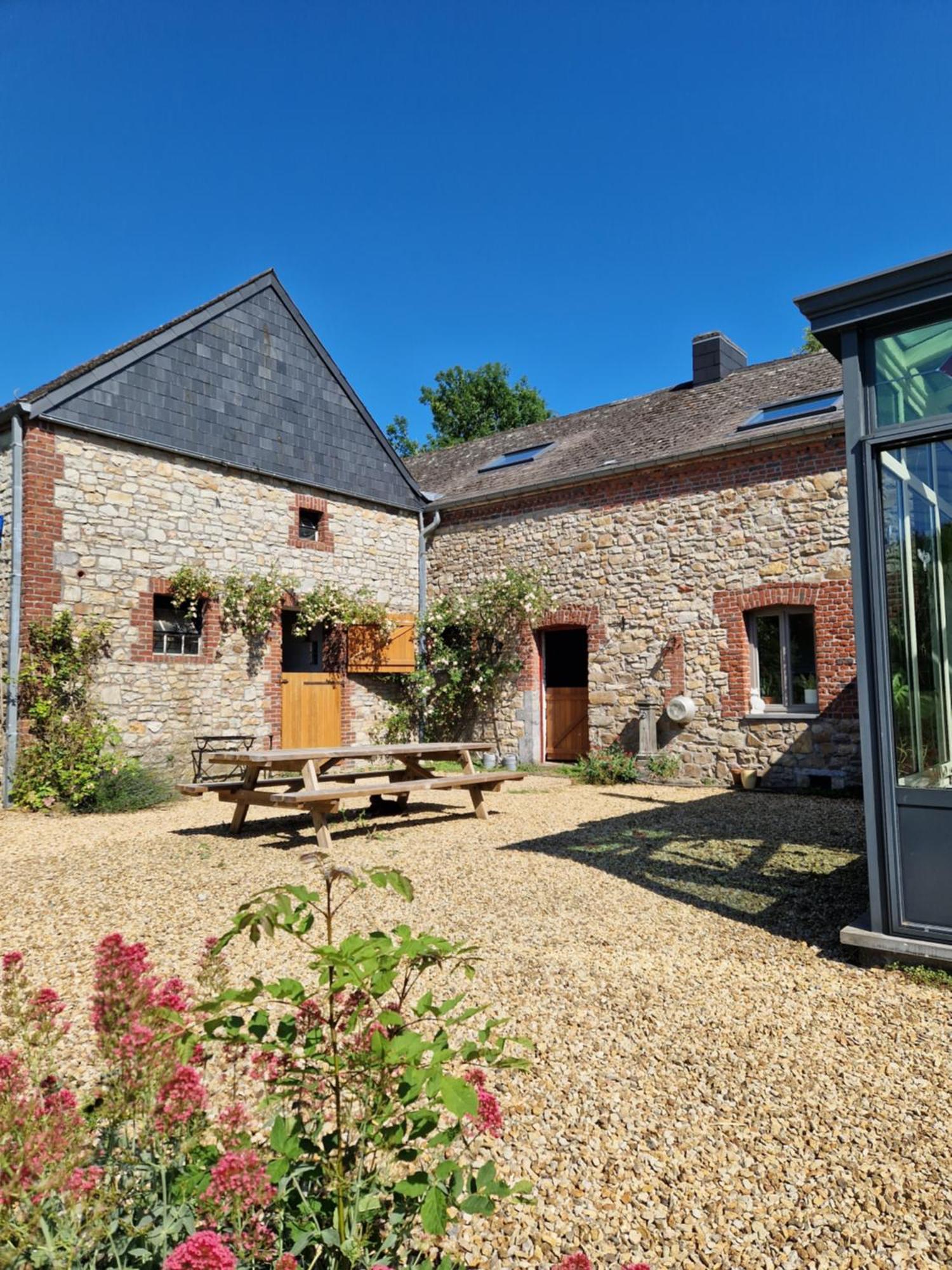 Habitat Bed and Breakfast Momignies Eksteriør billede